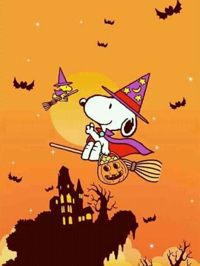 Adorable Halloween Snoopy Wallpaper with Witchy Vibes
