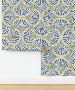 Seashore Scallops: Coastal Clams in White Coffee